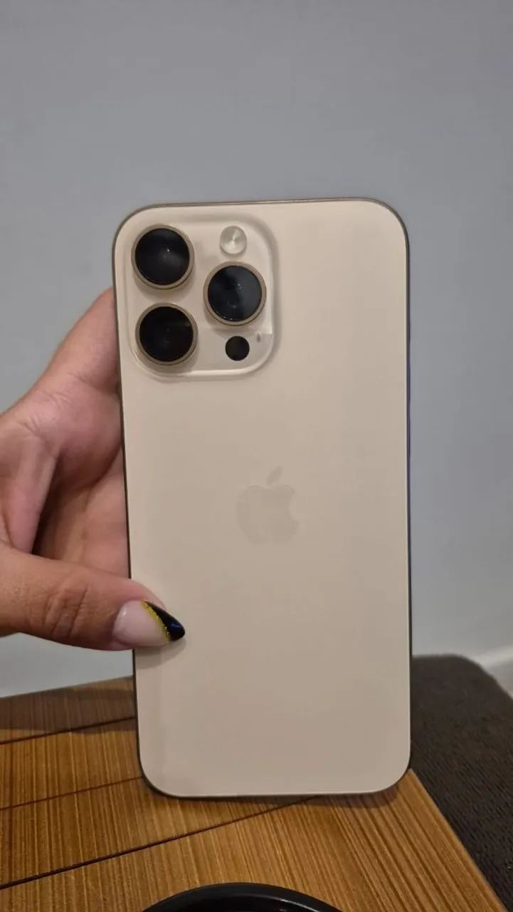 Iphone 16 pro max  - Foto 4