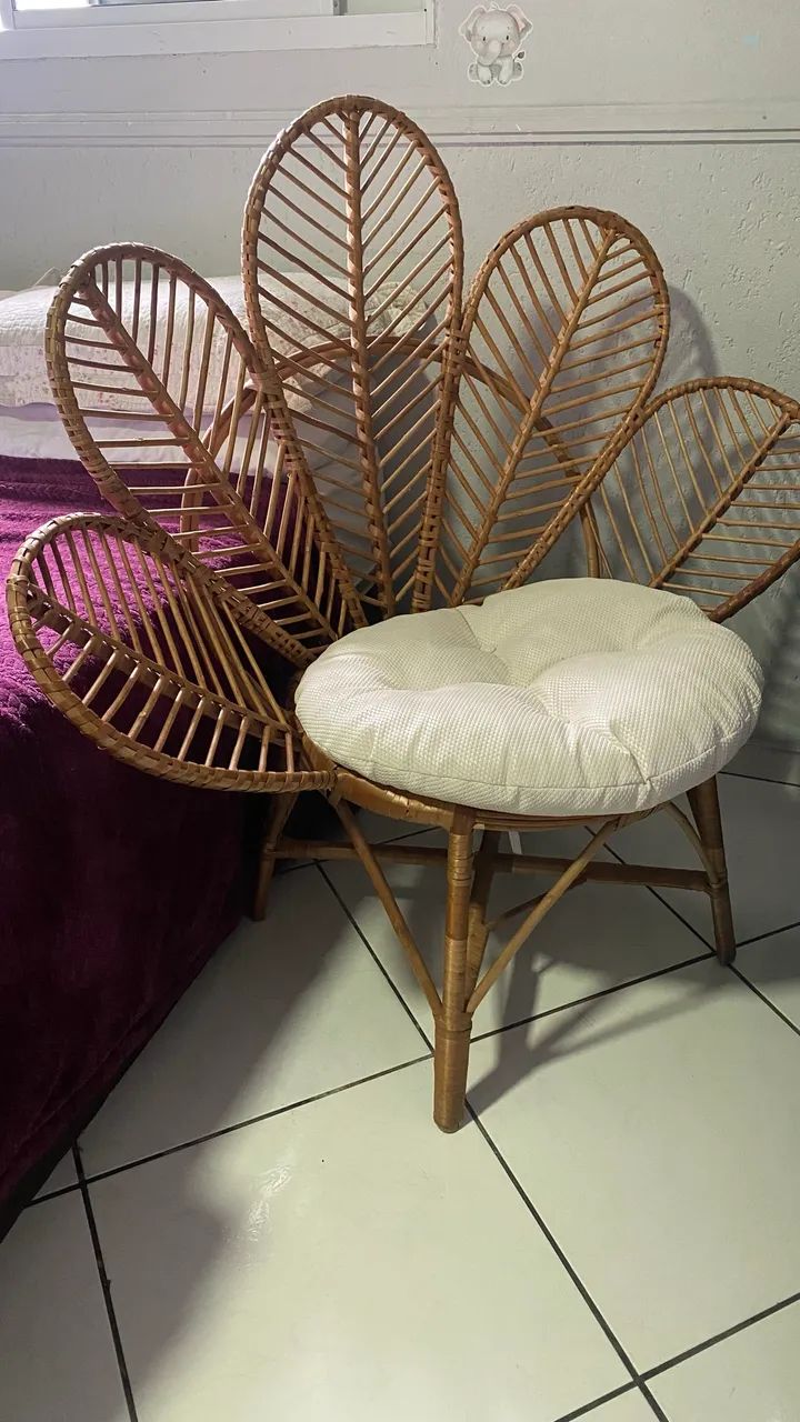 Poltrona de vime natural com almofada 