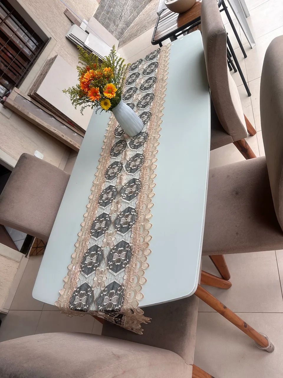 Mesa de tampo de vidro com 6 cadeiras - Foto 3