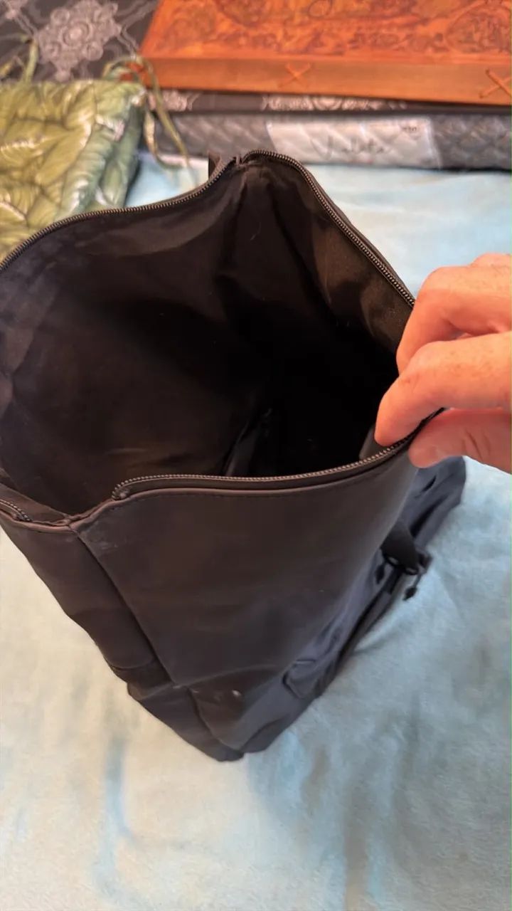 Mochila preta 45x38cm - Foto 3