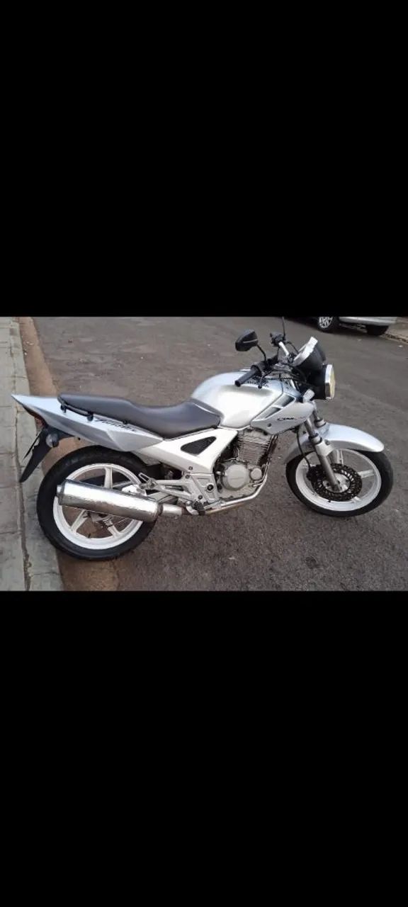 CBX Twister 250 - Foto 2