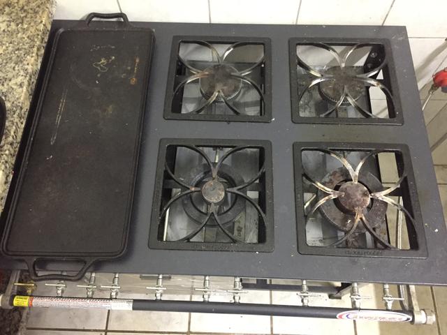 Fogão industrial itajobi 6 bocas com forno e chapa - Foto 4