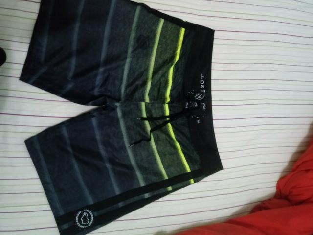 Bermudas e camisa