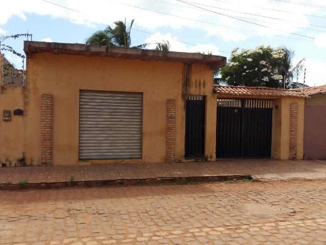 Ótima Casa com piscina e Ponto Comercial - Foto 2