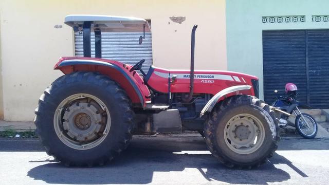 Trator massey Ferguson 4292 4x4 ano 2011 - Foto 2