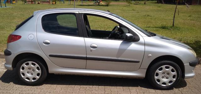 Automóvel Peugeot