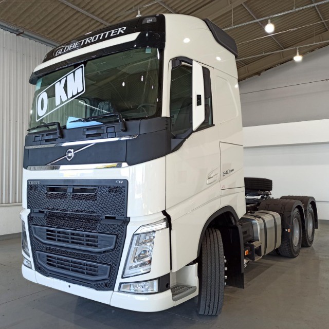 VOLVO FH 540, 6X4, BRANCO, 2021. ZERO KM, PNEUS MICHELIN, GELADEIRA. R2G97