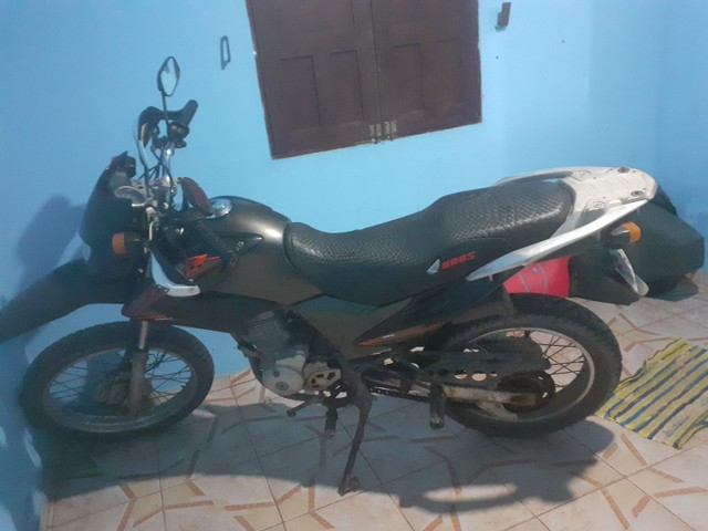 VENDO MOTO 2011 VALOR 7 MIL