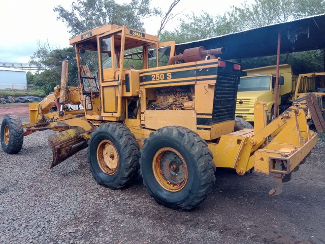 Motoniveladora dresser 205 S , Scania 