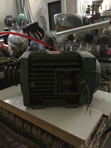 Vendo 1 motor Trifásico (usado)