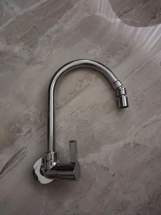 Torneira para Cozinha em Aço Inox - Nova - Foto 2