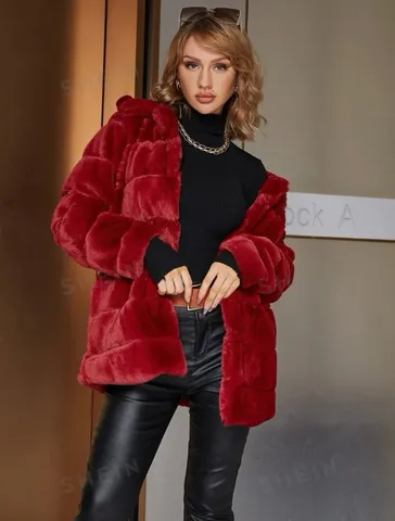 Casaco vermelho pelúcia