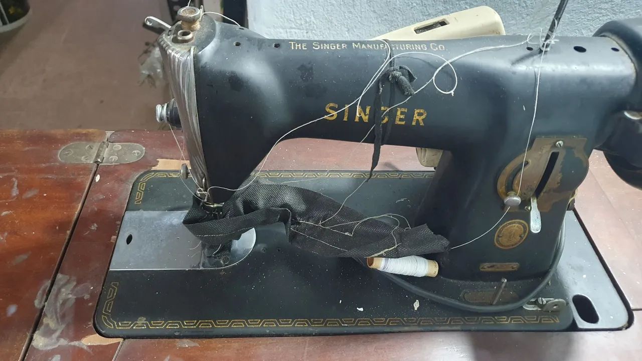 Máquina de costura antiga 