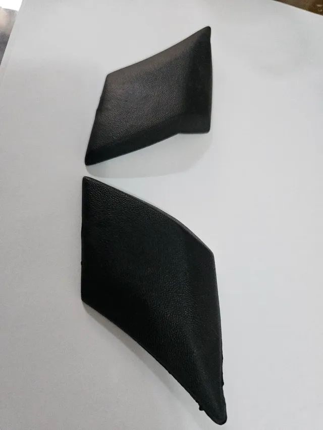 Uno premio Elba par frisos das laterais traseira novos originais  - Foto 2