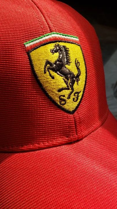 Boné Original da Fabrica Scuderia Ferrari - Vermelho - Foto 2