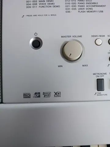 Piano Digital Yamaha DGX-640 (Sem Uso) - Foto 3