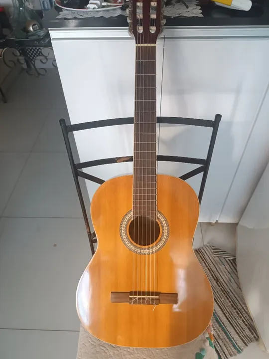 Violão Clássico novinho sem detalhes com capa