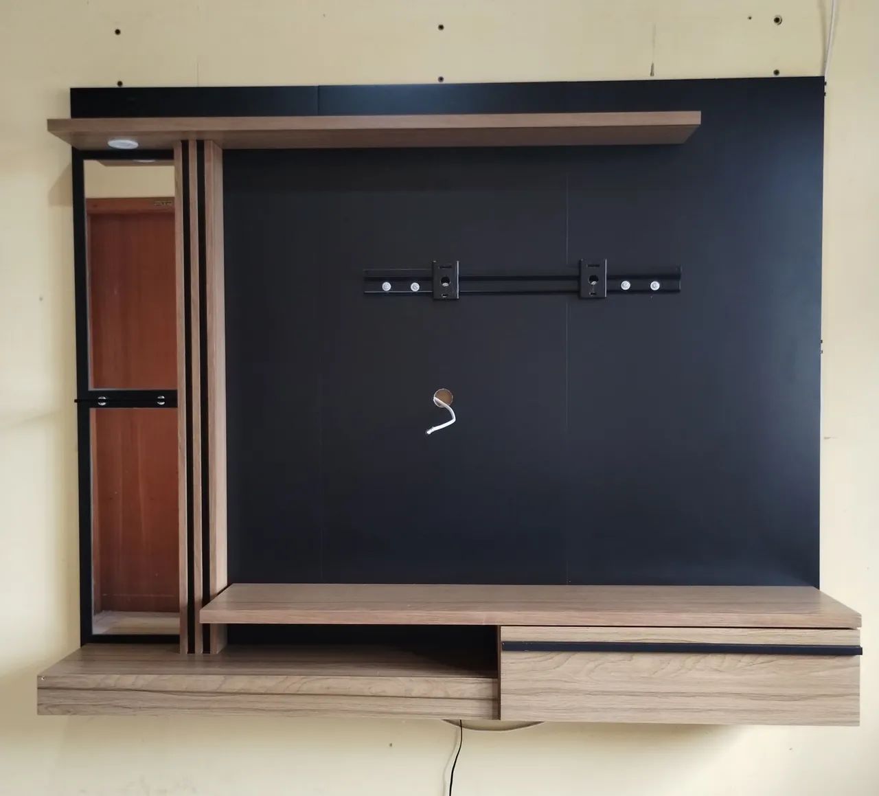 RACK PARA TV COM PAINEL E ESPELHO - Foto 2