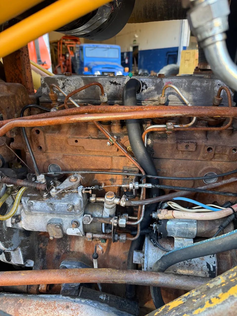 Retroescavadeira Maxion 750 4x2 - Foto 6