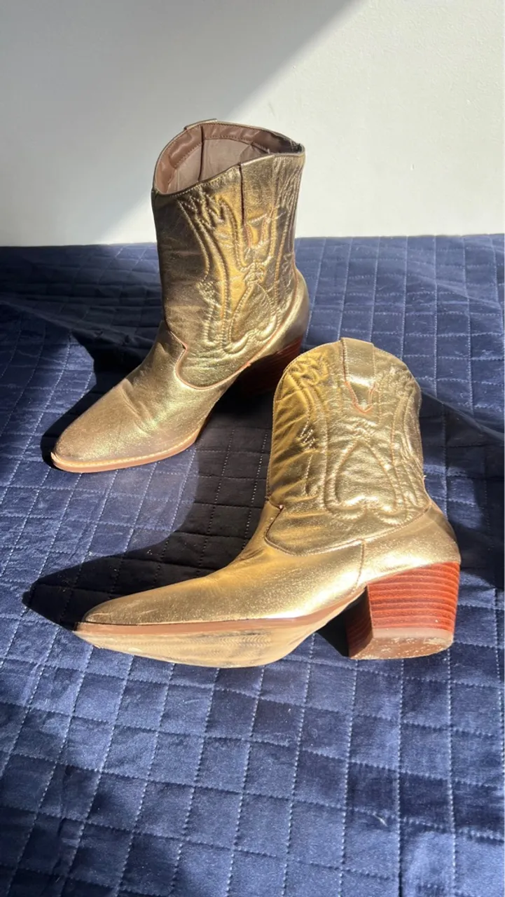 Botas Western Douradas