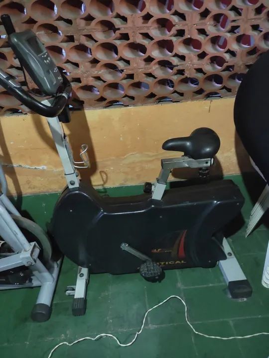 Bicicleta Ergométrica Usada - Foto 2