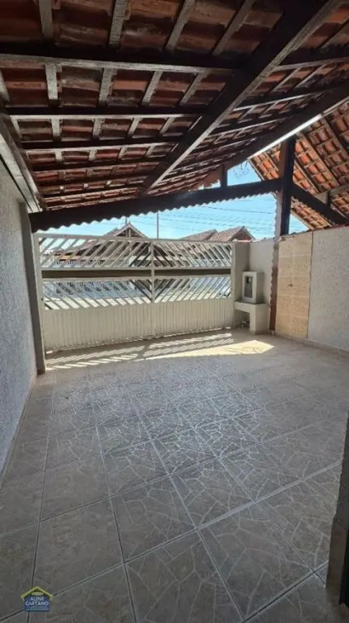 Casa Térrea Geminada com 2 dorms - Quintal com Churrasqueira!