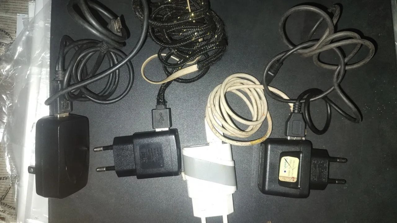 4 Carregadores de Celular - Diversos Modelos - Foto 2