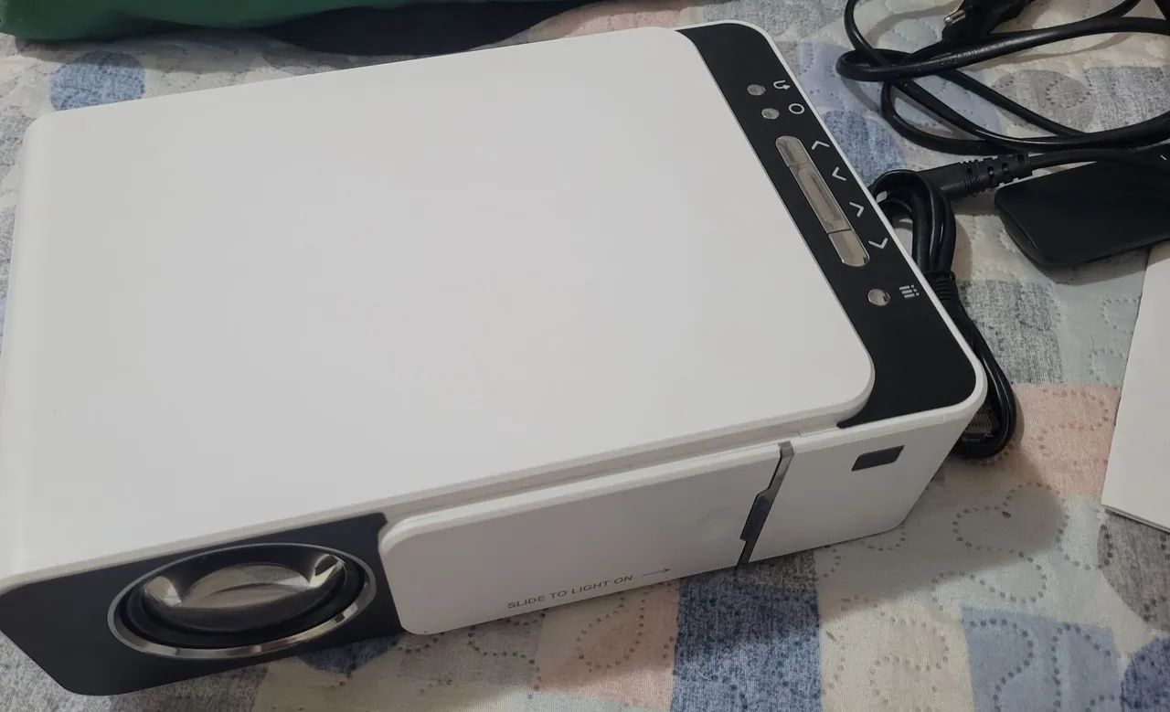 Projetor de 30 a 180"pol com controle remoto e tripé  - Foto 3