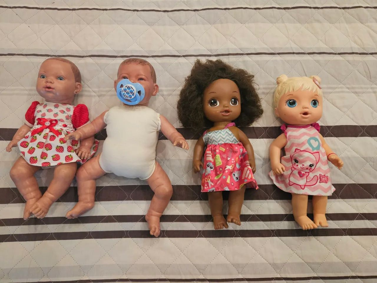 Bonecas Baby Alive e Reborn