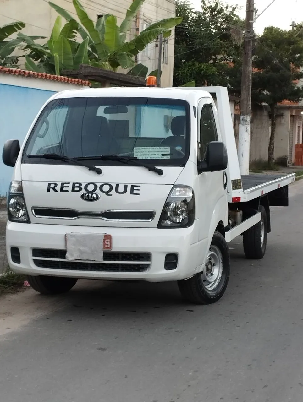 Caminhão reboque Kia bongo