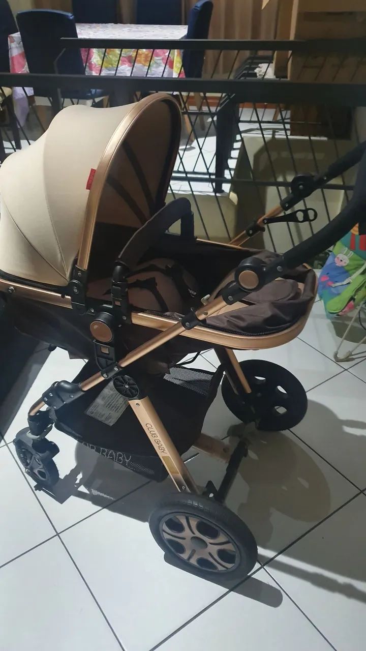 Carrinho de Bebê Luxo - Usado - Foto 2