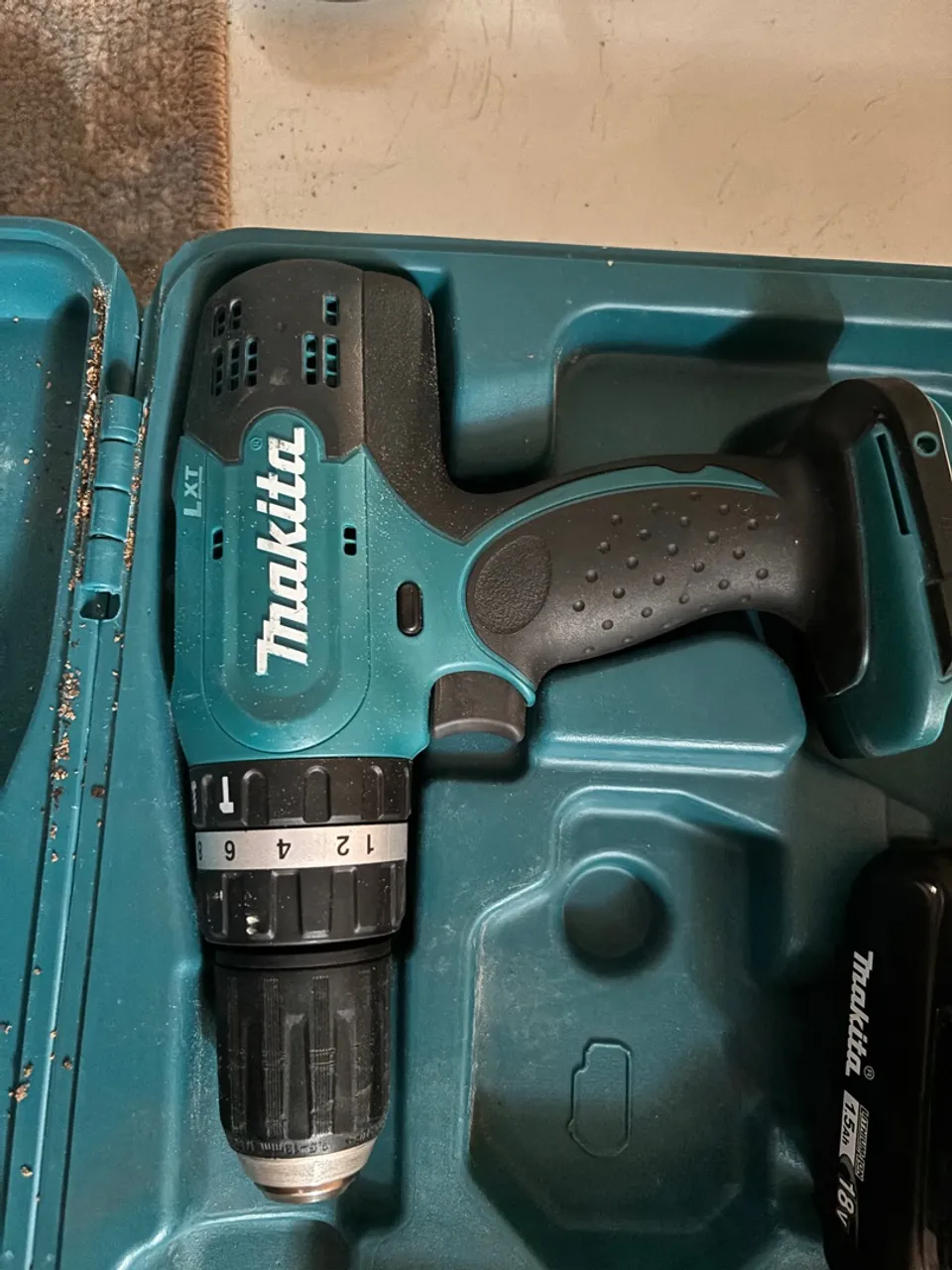 Furadeira/Parafusadeira Makita LXT 18V