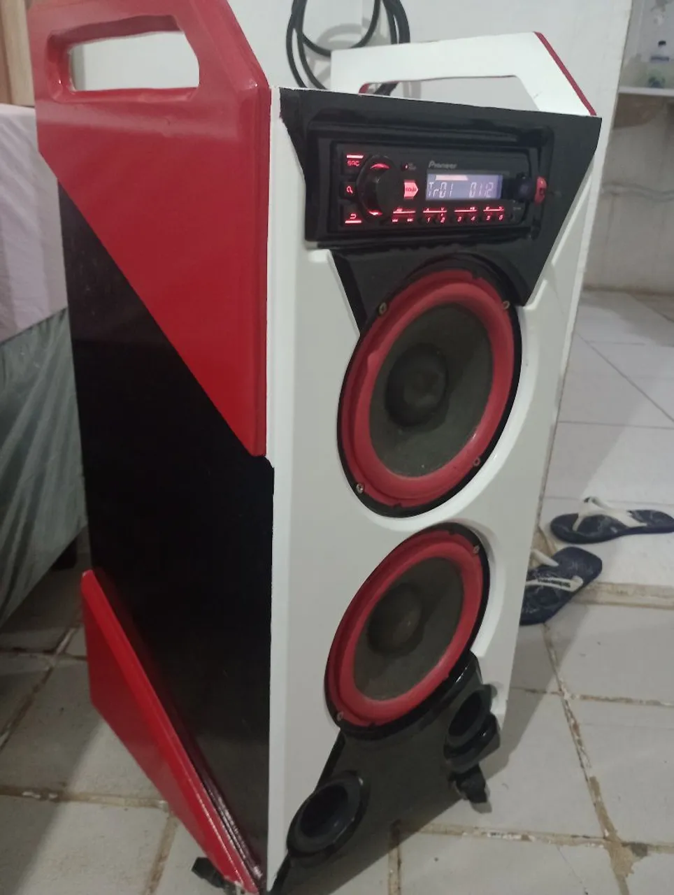Caixa de Som Customizada com Rádio Pioneer