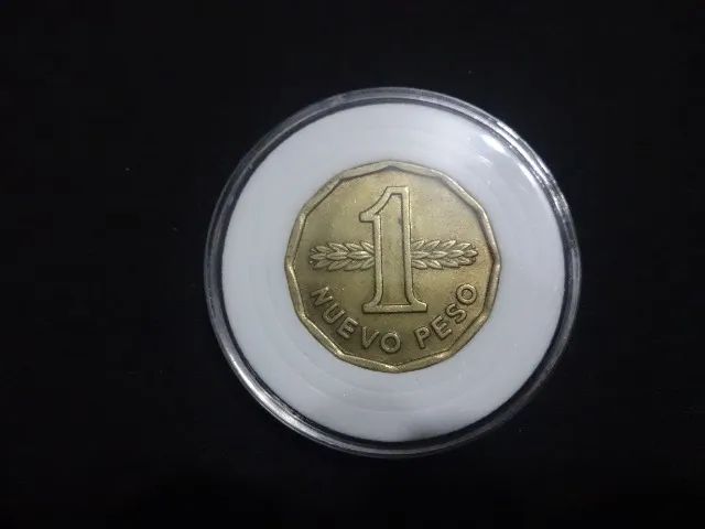 Moeda 1 Nuevo Peso Uruguai 1977 com Capsula - Foto 3