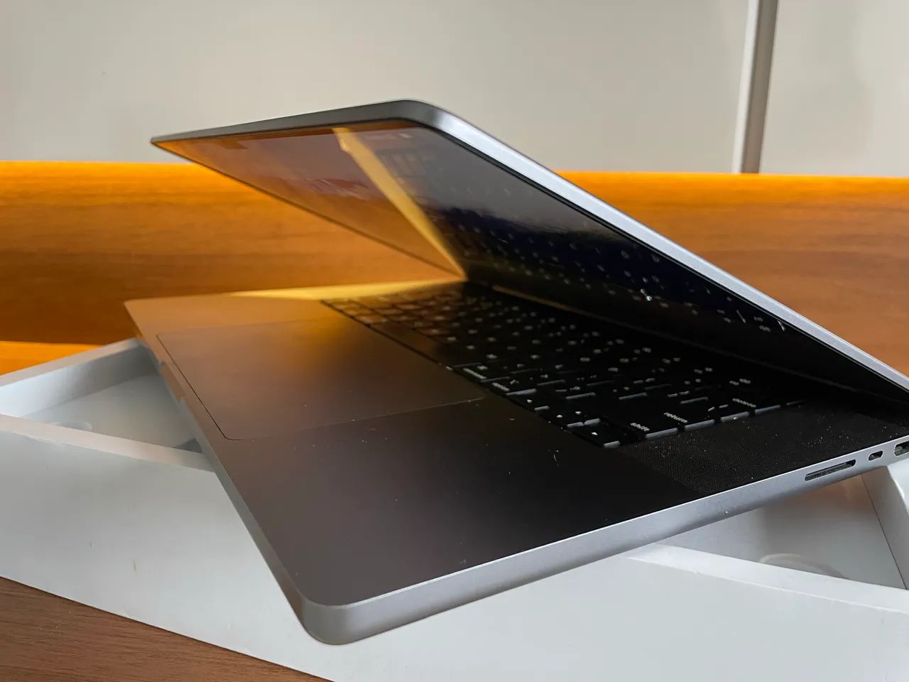 MacBook Pro 16.2 Polegadas Chip M1 Max 1TB/32GB RAM | Estado de