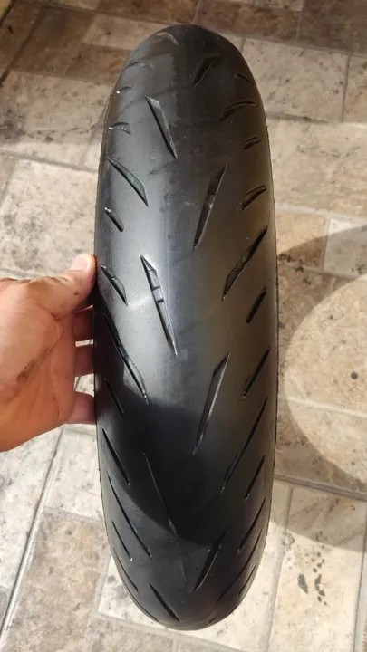 Pneu usado Bridgestone Battlax Hyper Sport S22f 120/70-17
