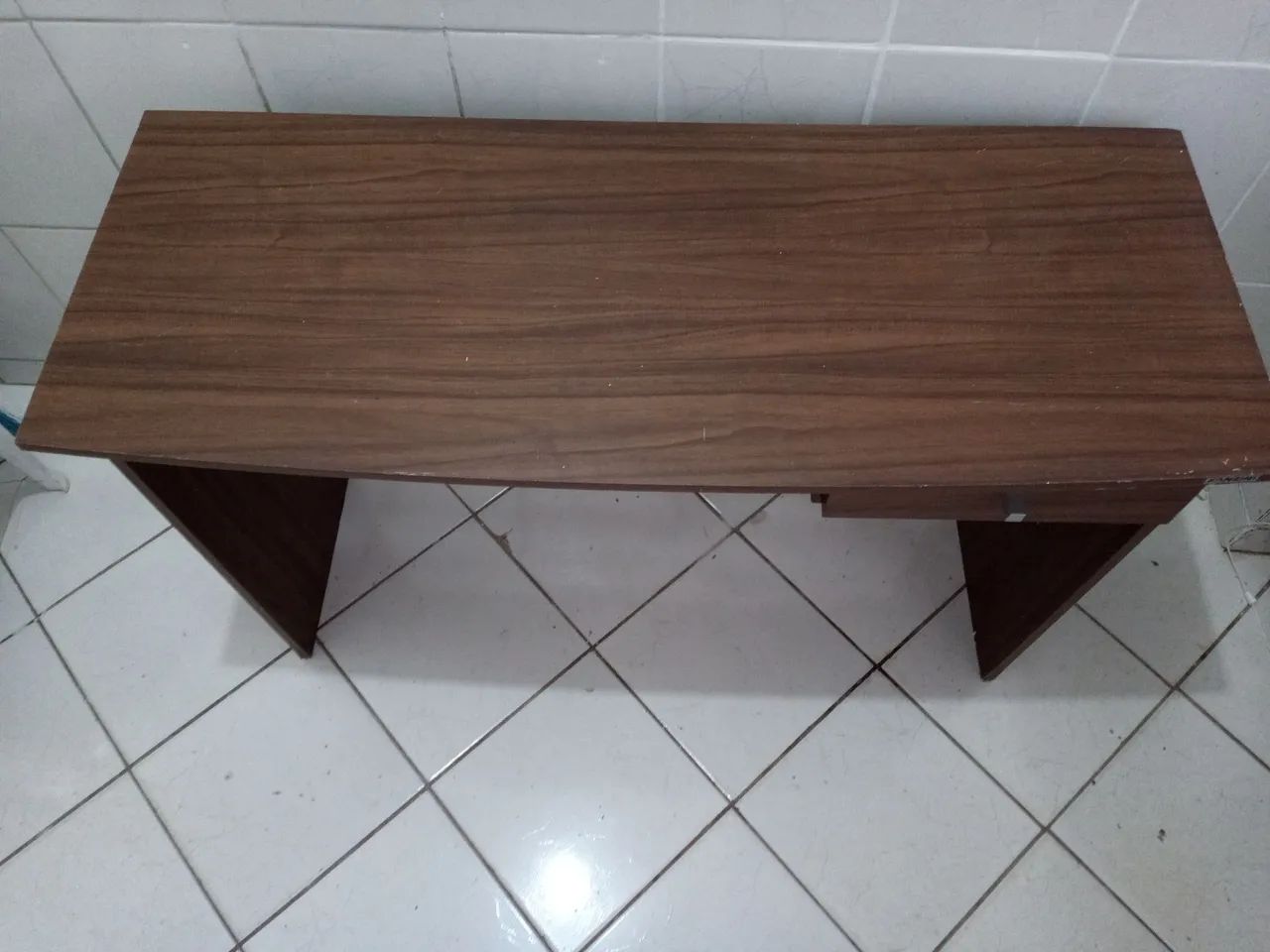 Mesa de escritório ou estudos com gaveta e cantoneira - Foto 2