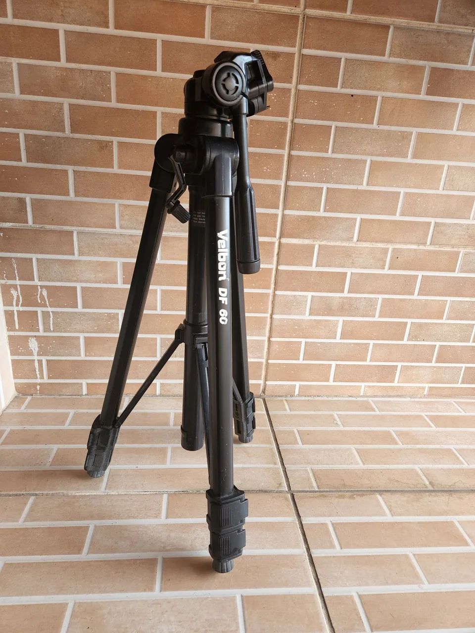 Tripé Velbon DF 60 - Estabilidade e Precisão para suas Fotos! - Foto 2