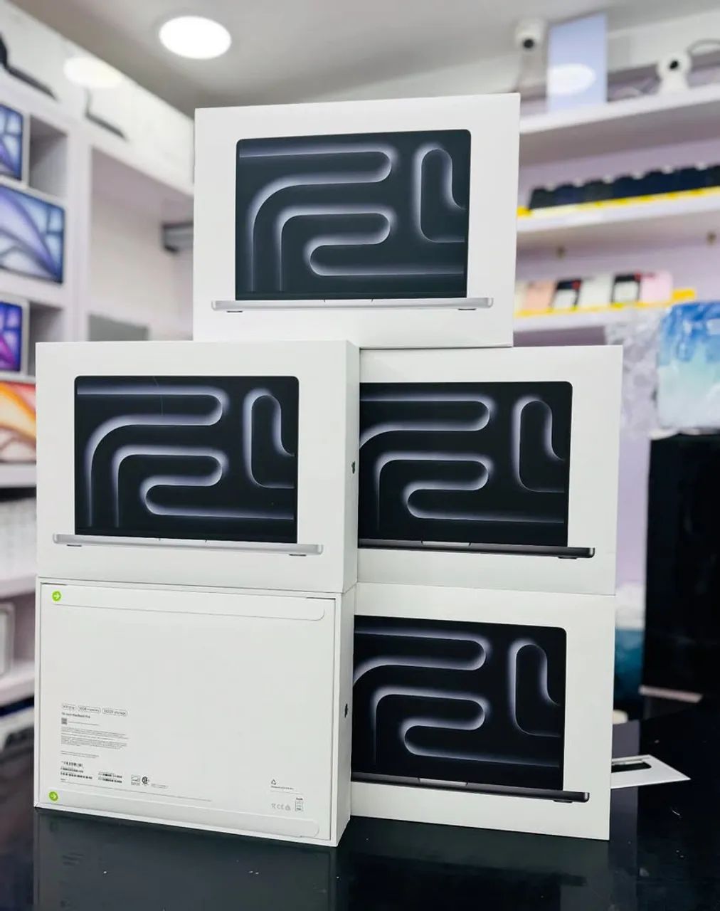 MacBook Pro M4 14Pol 24GB - 512GB SSD -SILVER 