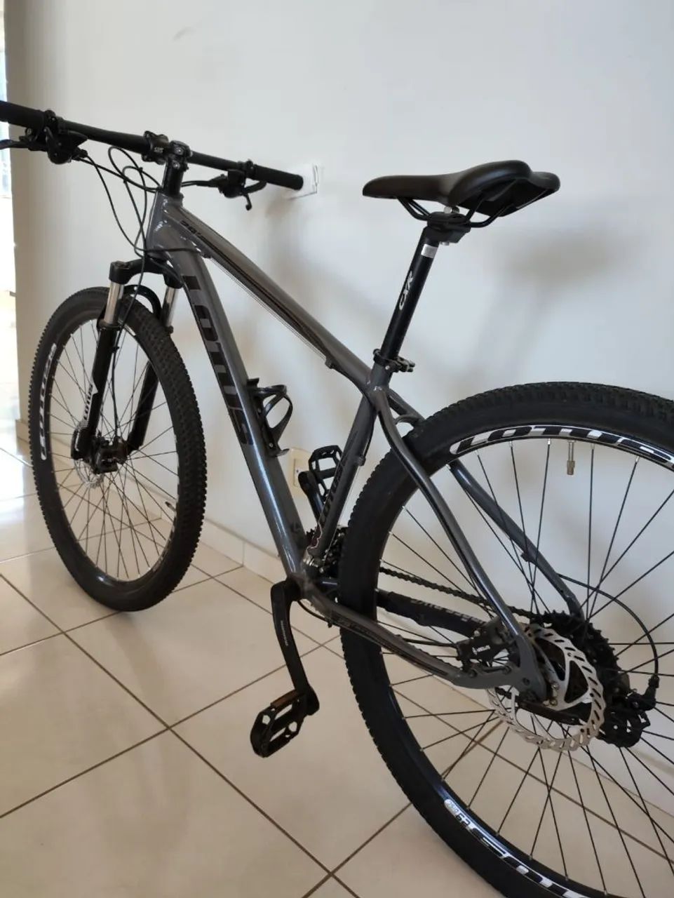 Bicicleta 29 Alumínio Lotus Tamanho 17.5 21v Muito Nova Sem Detalhes - Foto 2
