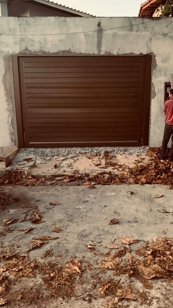 PORTÃO DE ALUMÍNIO BRONZE