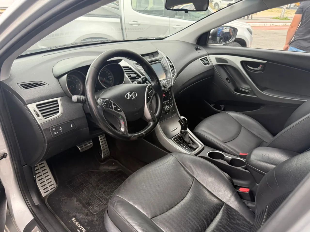 Hyundai Elantra GLS 2.0 16V Flex Aut. 2015 - Foto 2