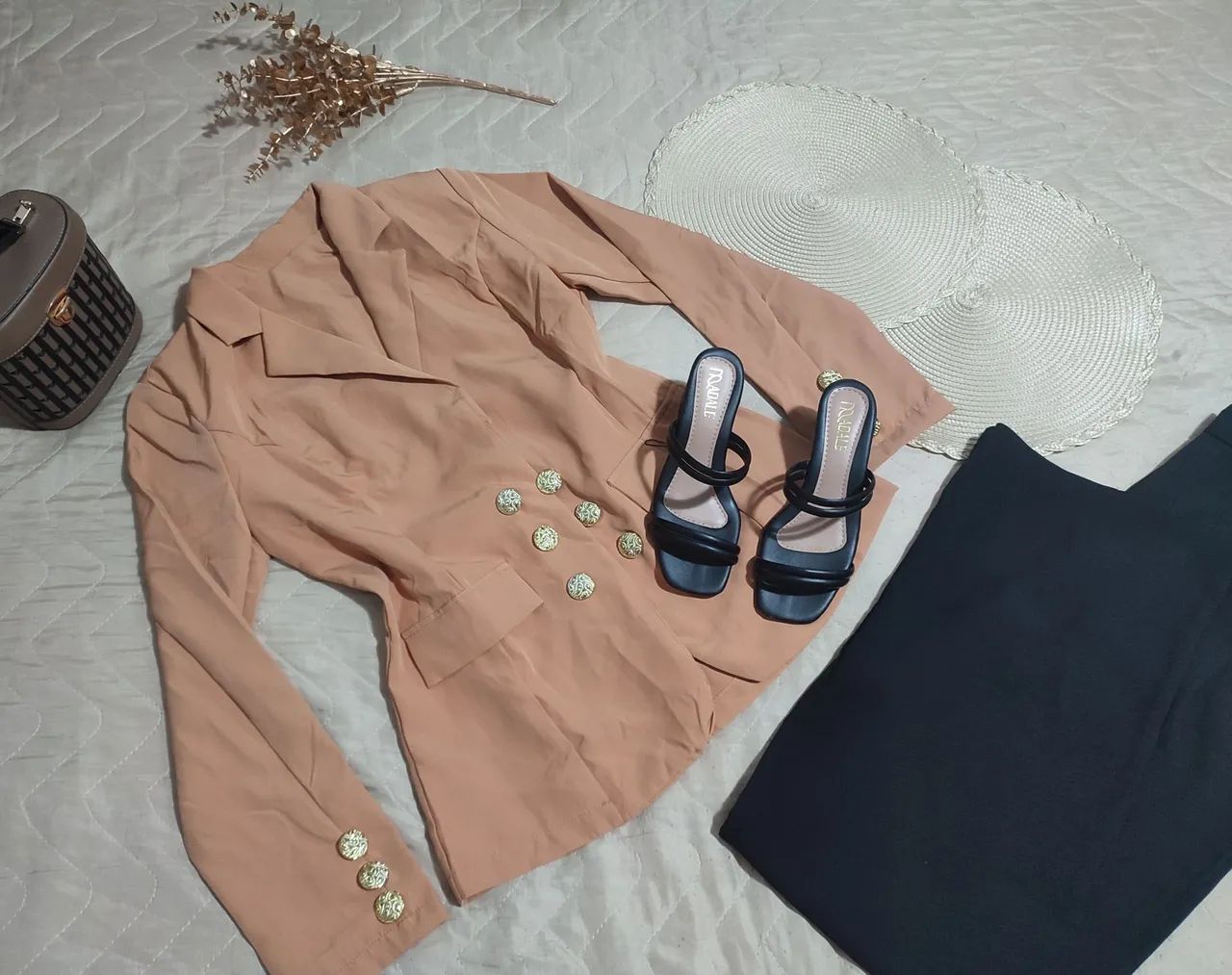 Blazer Feminino de Alfaiataria com botões - Foto 3