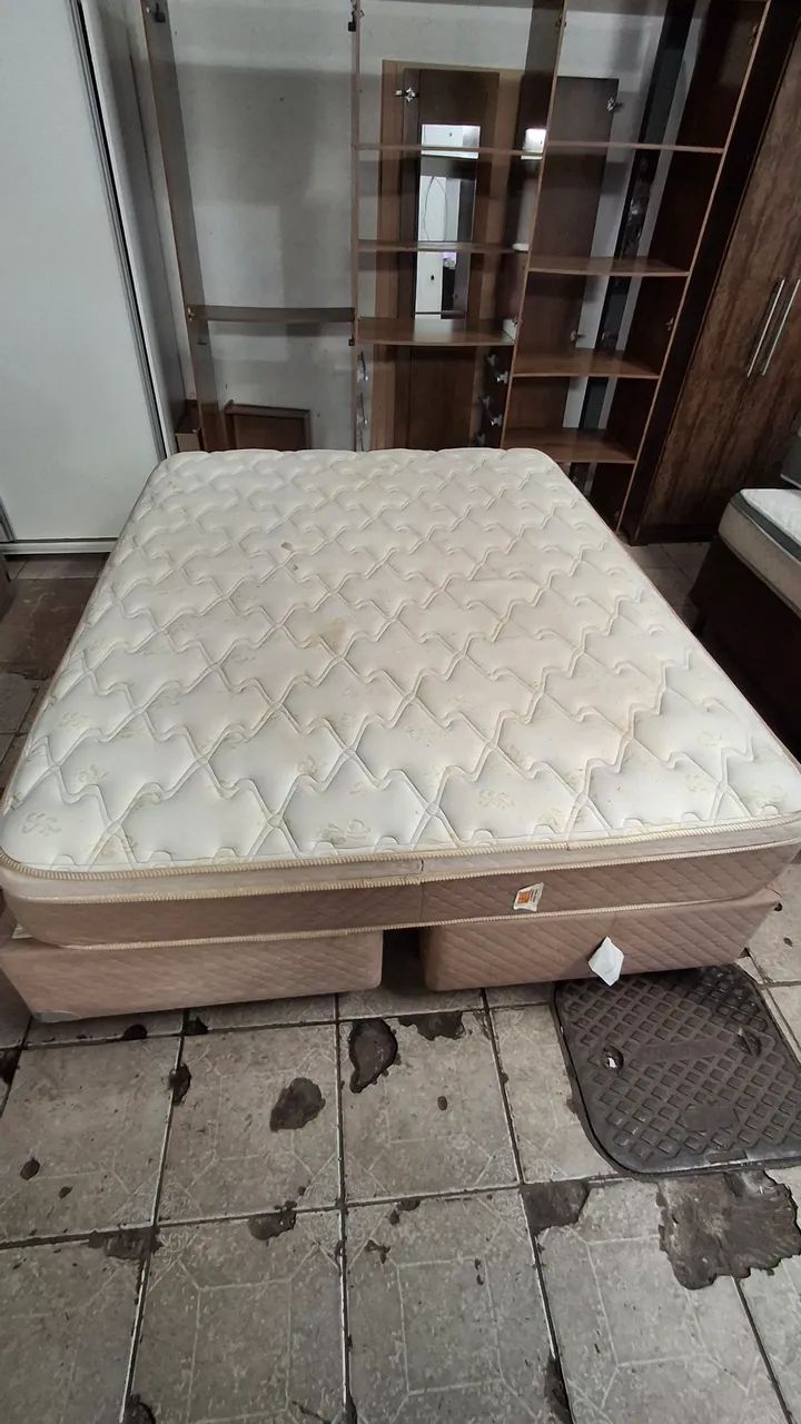 Cama Box Queen herval molas ensacadas conservada