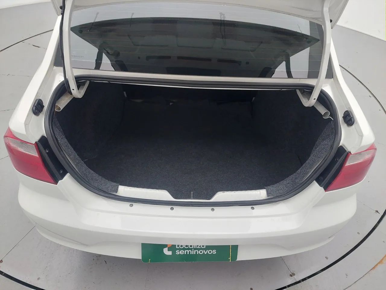 Volkswagen Voyage 1.0 Flex 12V 4p, foto 9 de 18
