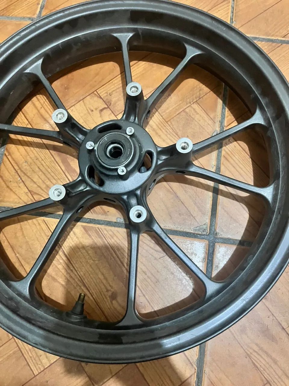 Vendo roda dianteira da nova cb 300 twister 2026 (RODA NOVA) - Foto 2