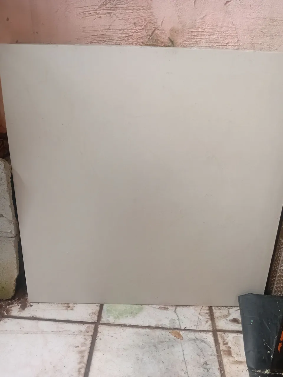 Placa de porcelanato bege