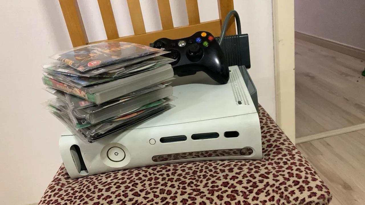 Xbox 360 com Jogos e Controle