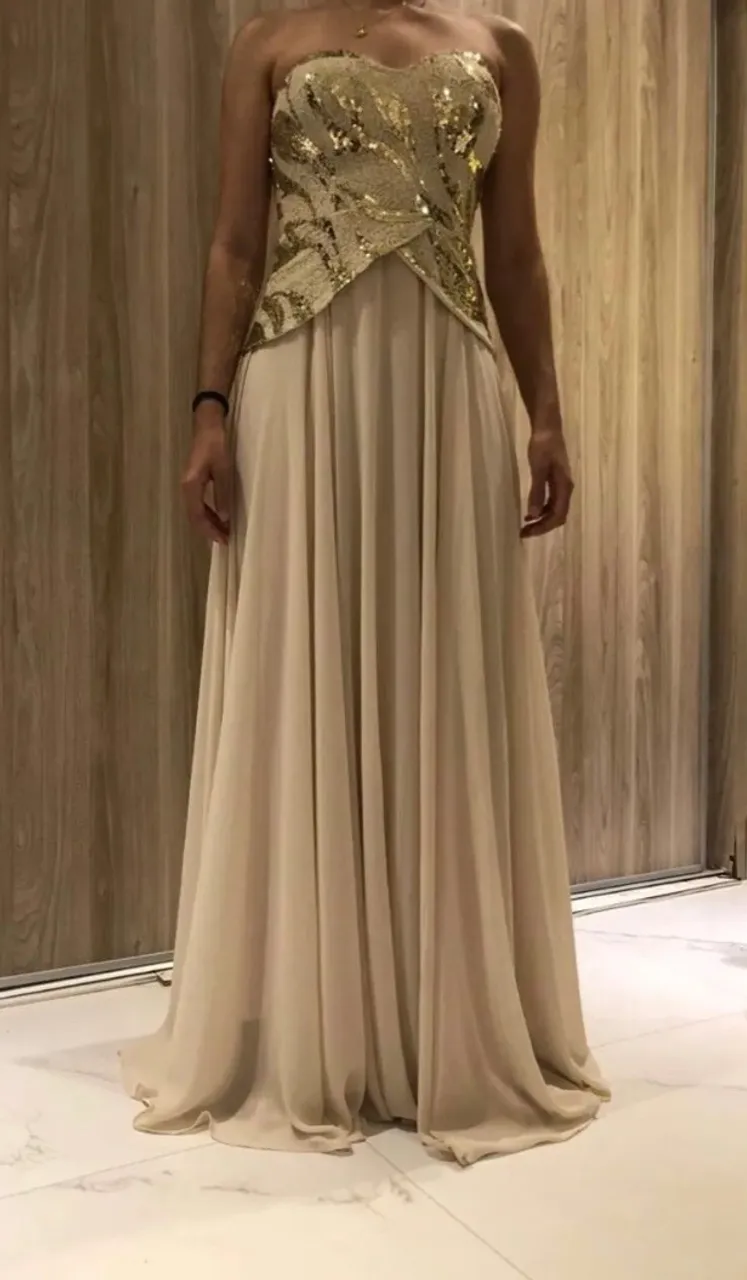 Vestido Longo Bordado Dourado
