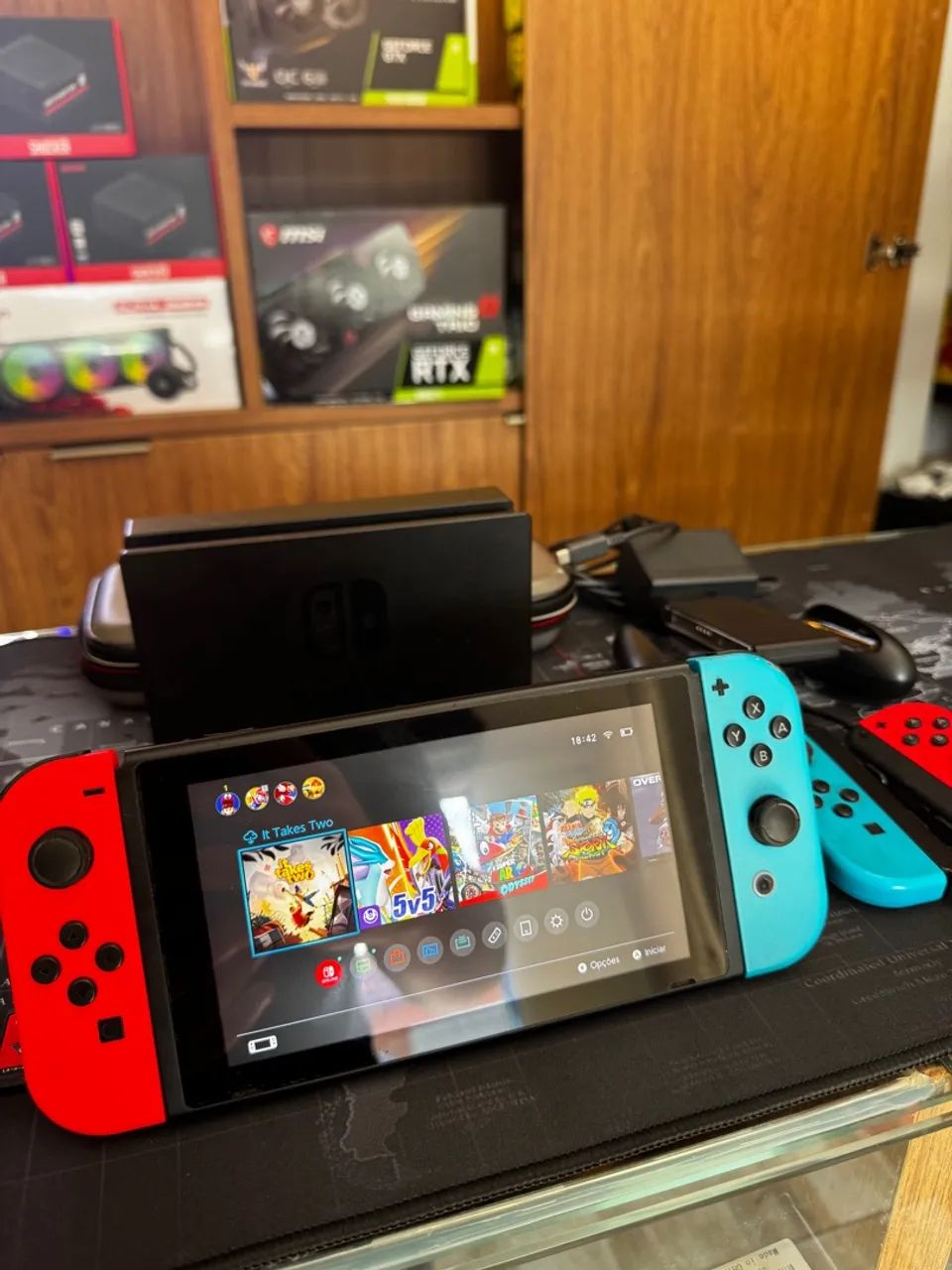 Nintendo Switch com Dock / 2 controles / bag / cartucho Mario odissey + jogos  - Foto 2